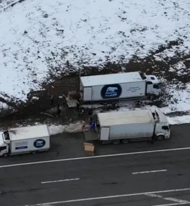 Erzurum’da Trafik Kazası: Kontrolden Çıkan Araç Devrildi