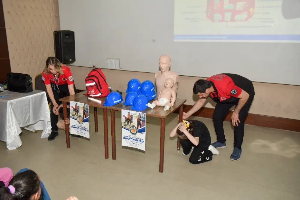  Özel Çocuklara Deprem Eğitimi